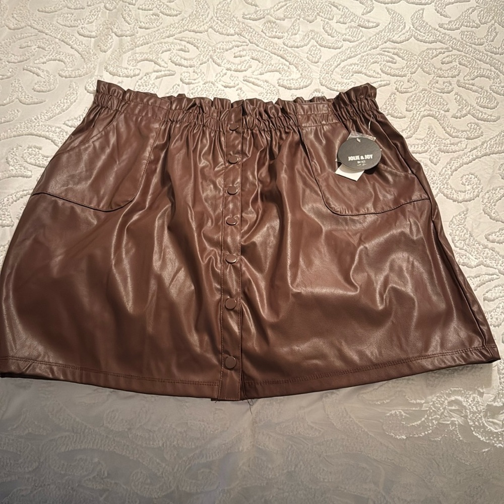 NWT Jolie & Joy Pleather paperbag style skirt